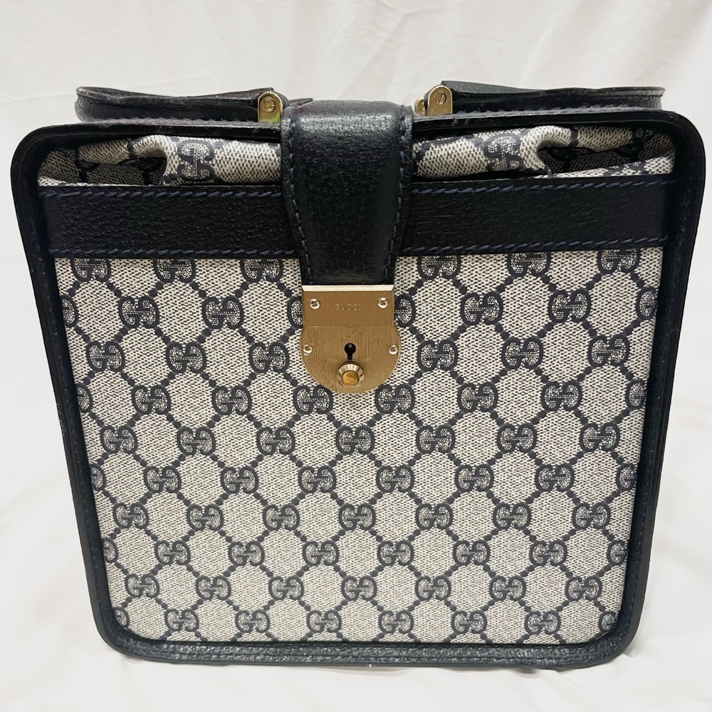 RARE GUCCI Vintage Navy Monogram Leather Canvas Top Handle Structured Train Case - Picture 8 of 15